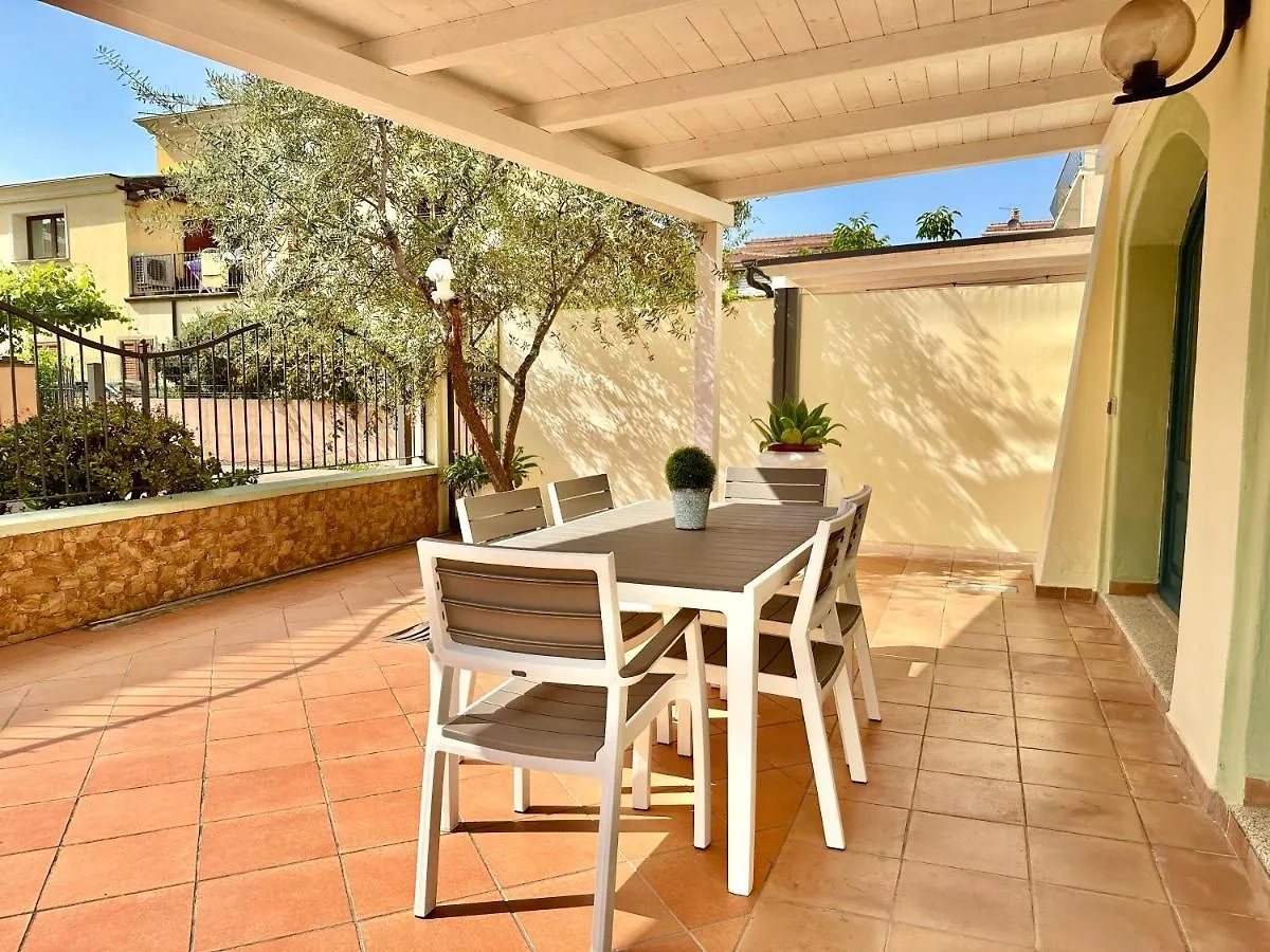 Jennas-Libeccio Apartment Àrbatax