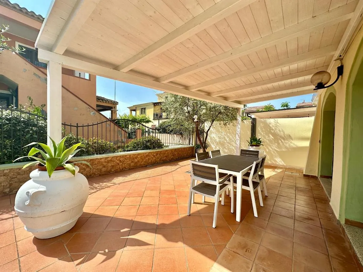 Jennas-Libeccio Apartment Àrbatax