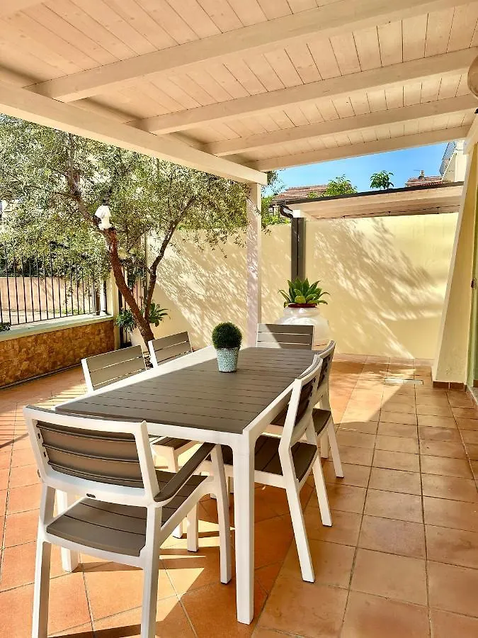 Jennas-Libeccio Apartment Àrbatax Itálie